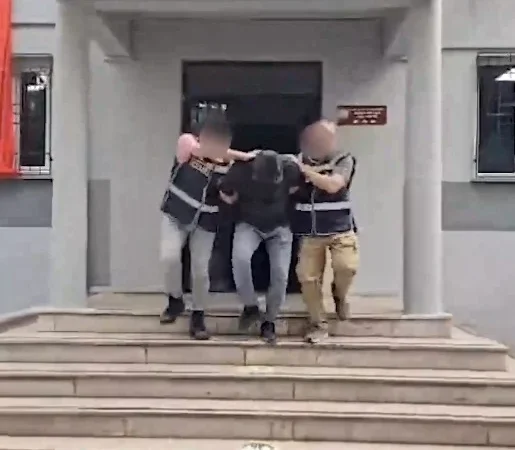 bursada-kacak-tutun-operasyonu-binlerce-makaron-ve-tutun-ele-gecirildi-fdL57aZD