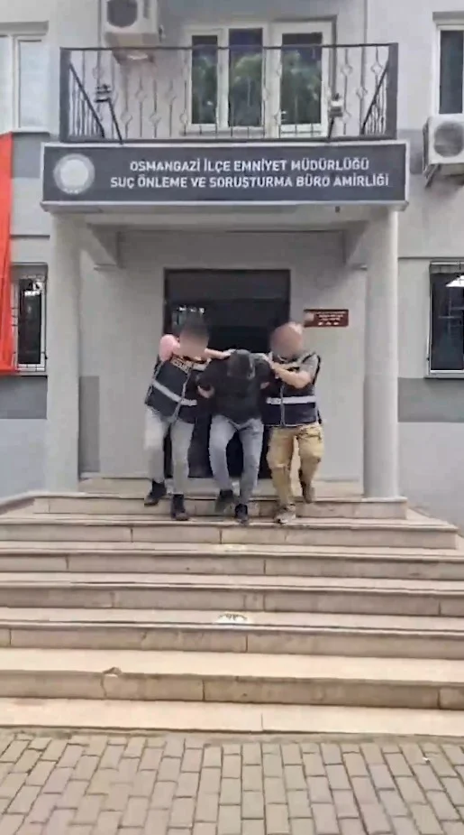 bursada-kacak-tutun-operasyonu-binlerce-makaron-ve-tutun-ele-gecirildi-fdL57aZD