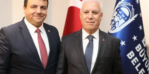 CHP’li Öztürk yoldan döndü, Büyükşehir önüne davet etti!